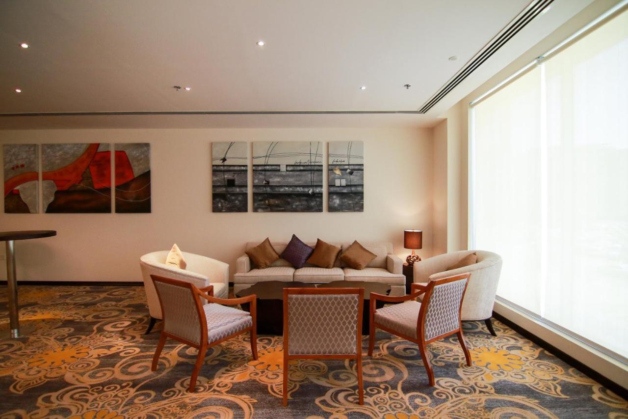 Centara Muscat Hotel Oman מראה חיצוני תמונה